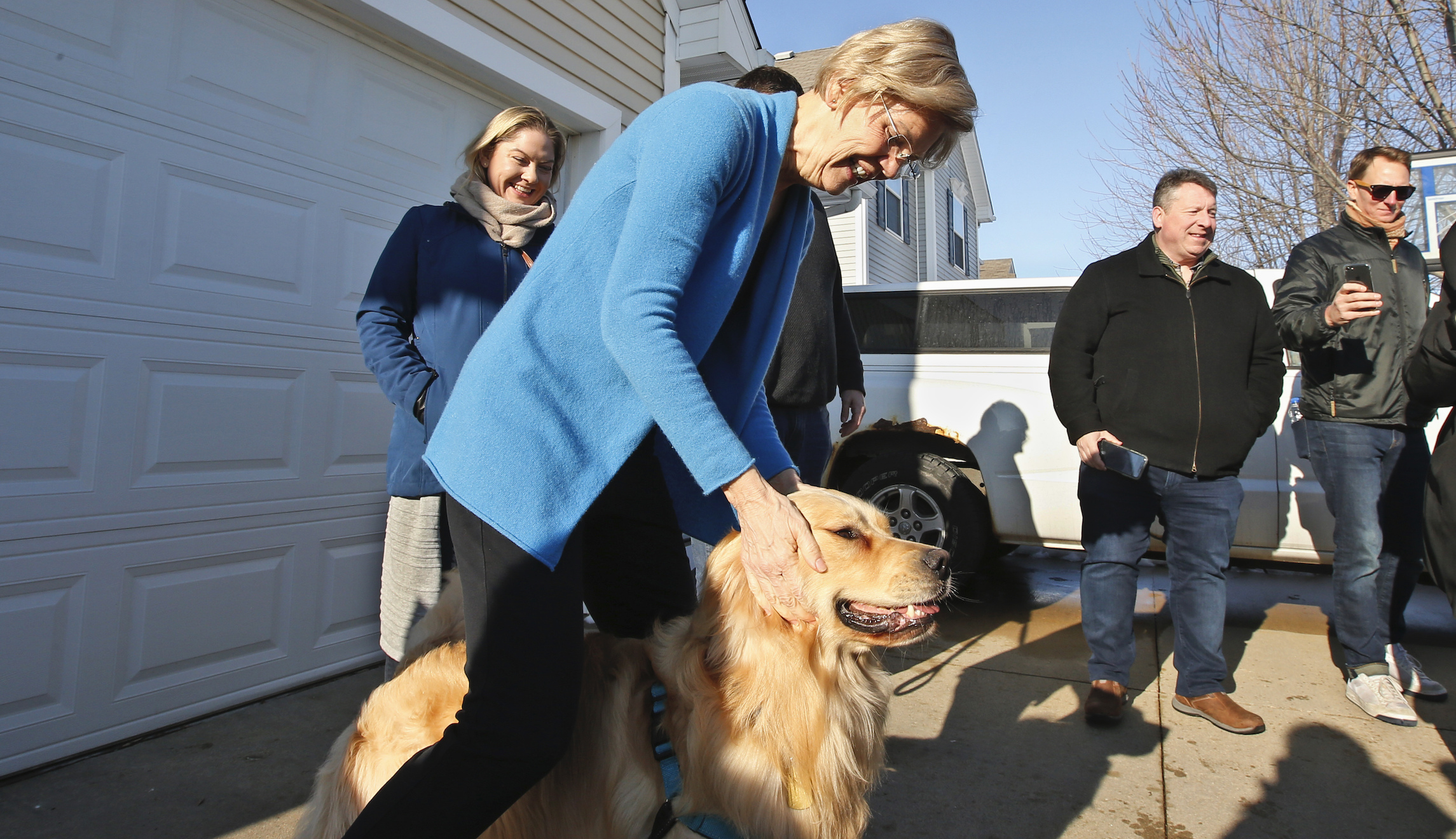 Elizabeth Warren and the GOP got in a tiff about her dog plotting voter fraud