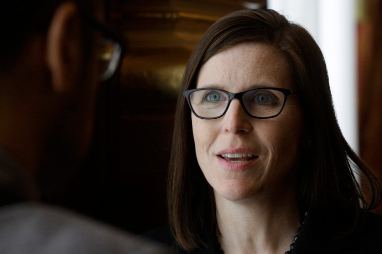 Illinois lawmakers re-file green energy package but Exelon no longer supports it