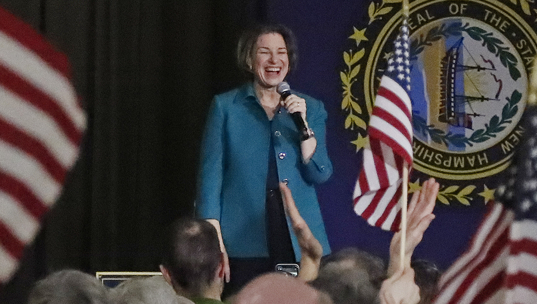Klobuchar: Democratic crowds are cheering for Romney