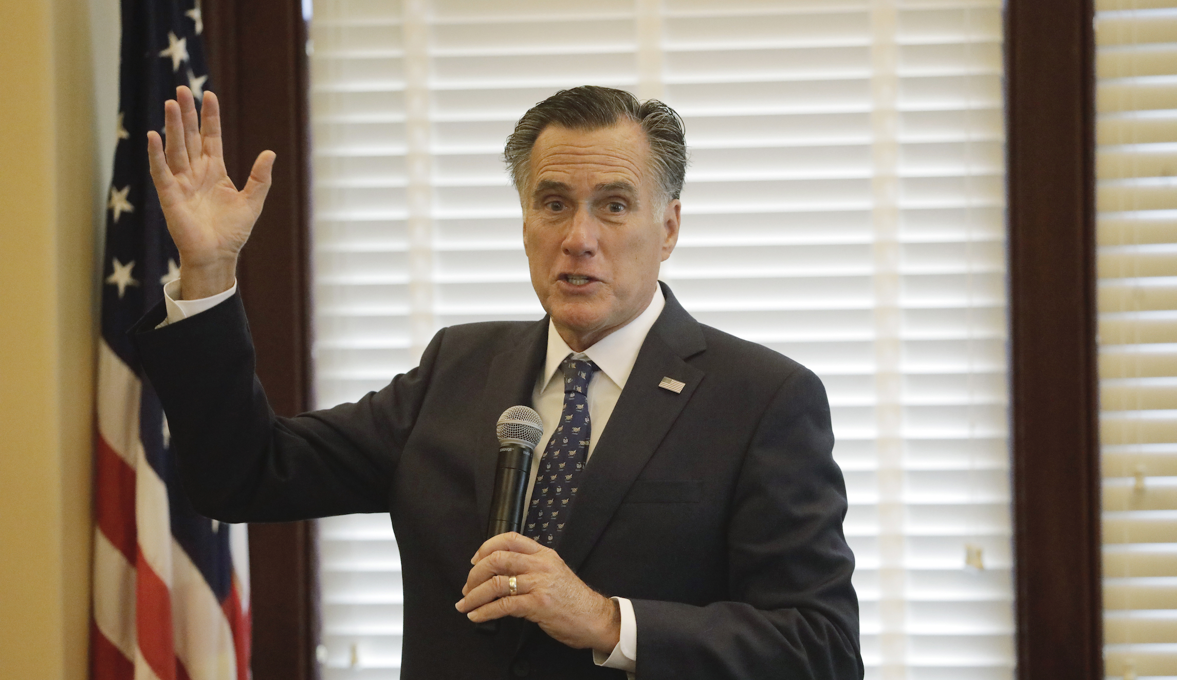 Democrats like Mitt Romney more than Republicans: Poll
