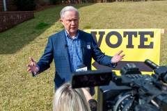 ‘Underdog’ Jeff Sessions surges in campaign poll, and 7 in 10 ignore Trump endorsement of foe