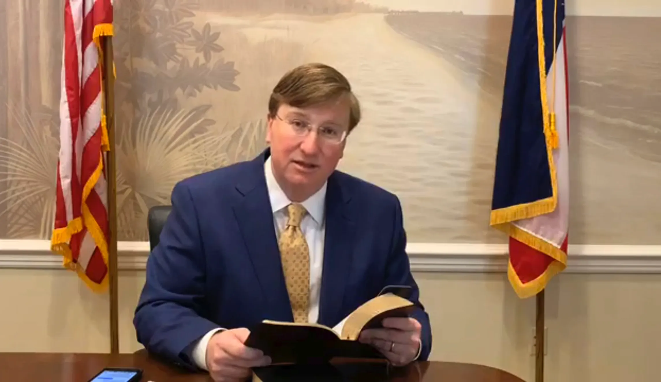 ‘It’s embarrassing’: Mississippi mayor trashes governor for overruling his shelter-in-place order