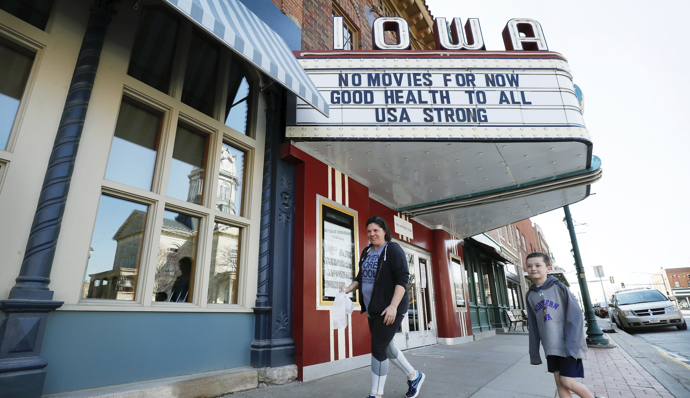 GDP contracts 4.8% in first quarter, first negative growth rate since 2014