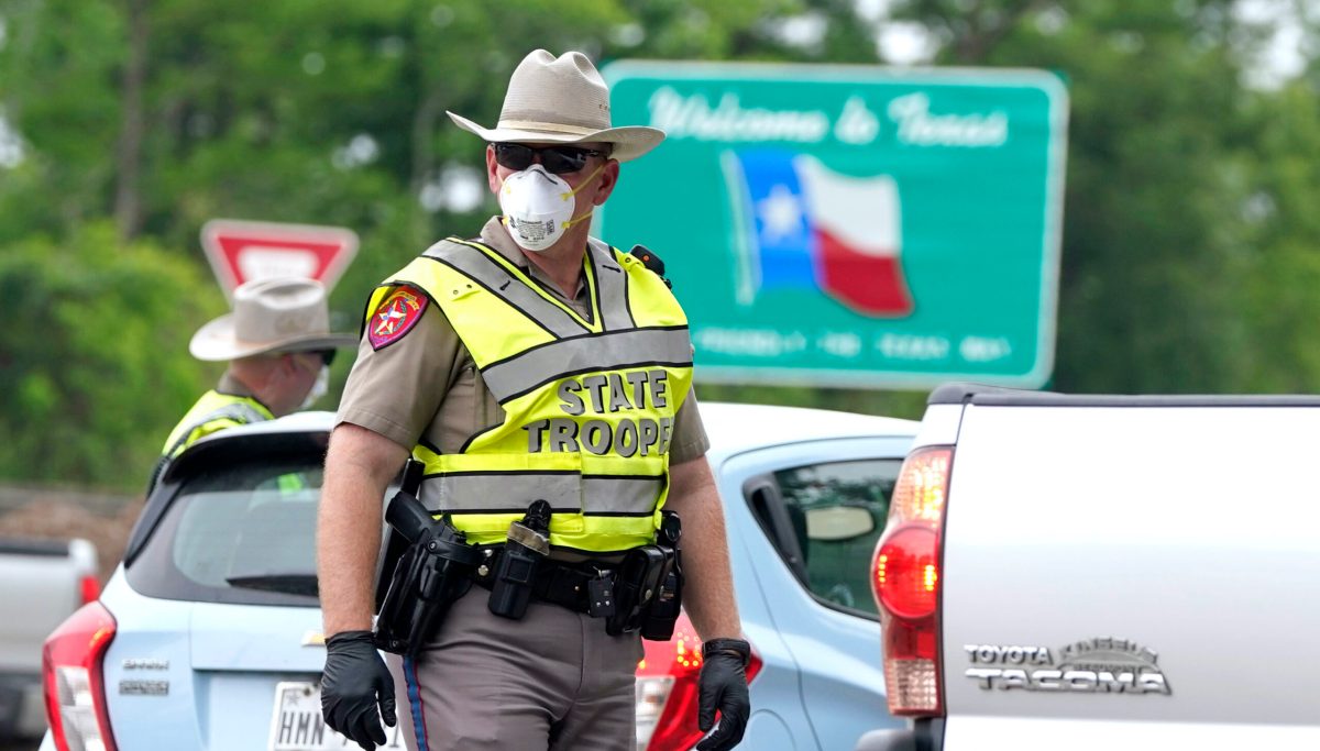 Smugglers embedding criminals with families to cross border, Texas troopers say