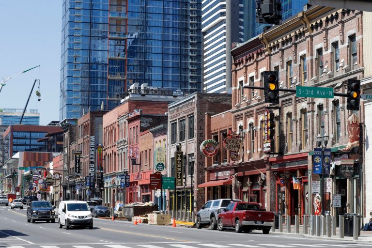 Nashville bars account for only 122 coronavirus cases but continue to face harsher restrictions
