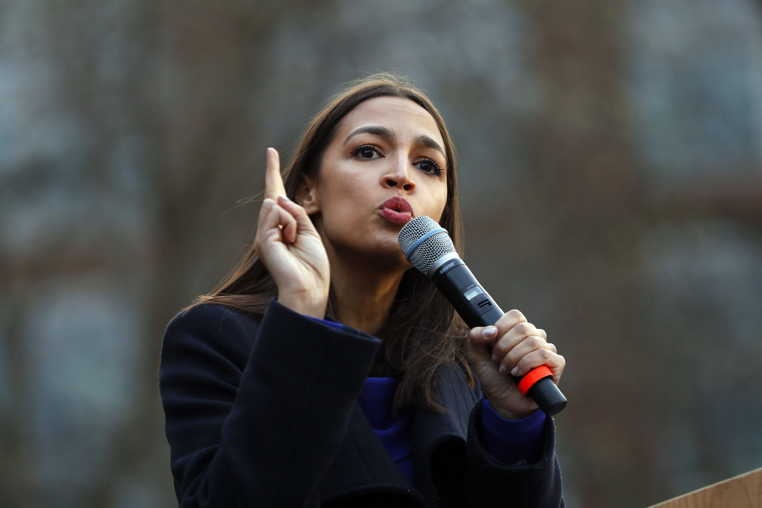 AOC: Biden flirting with ‘GOP deficit-hawking’ for policy is ‘very concerning’