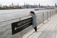 Manhattan retail chains close with tourism down and locals fleeing to suburbs