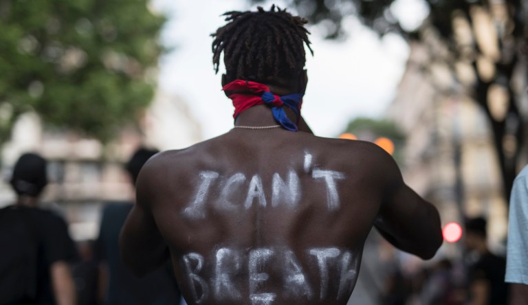 Virginia officer faces charges after using stun gun on black man