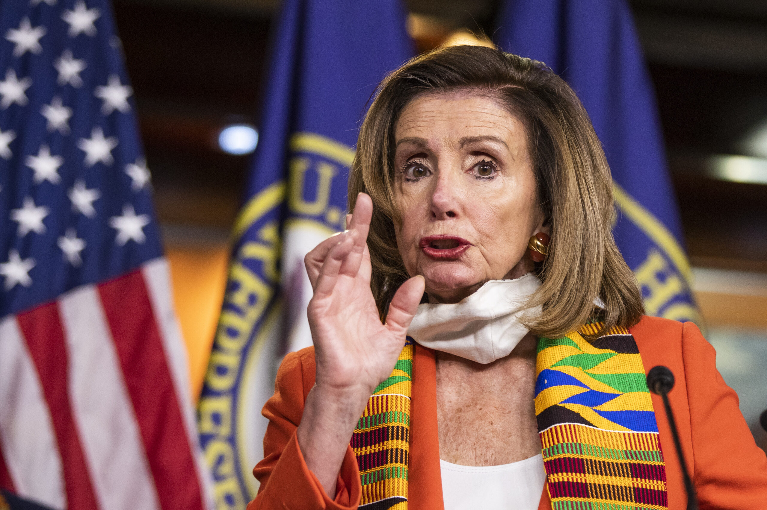 Pelosi shares photo of wrong black MLB player in botched attempt to honor Willie Mays