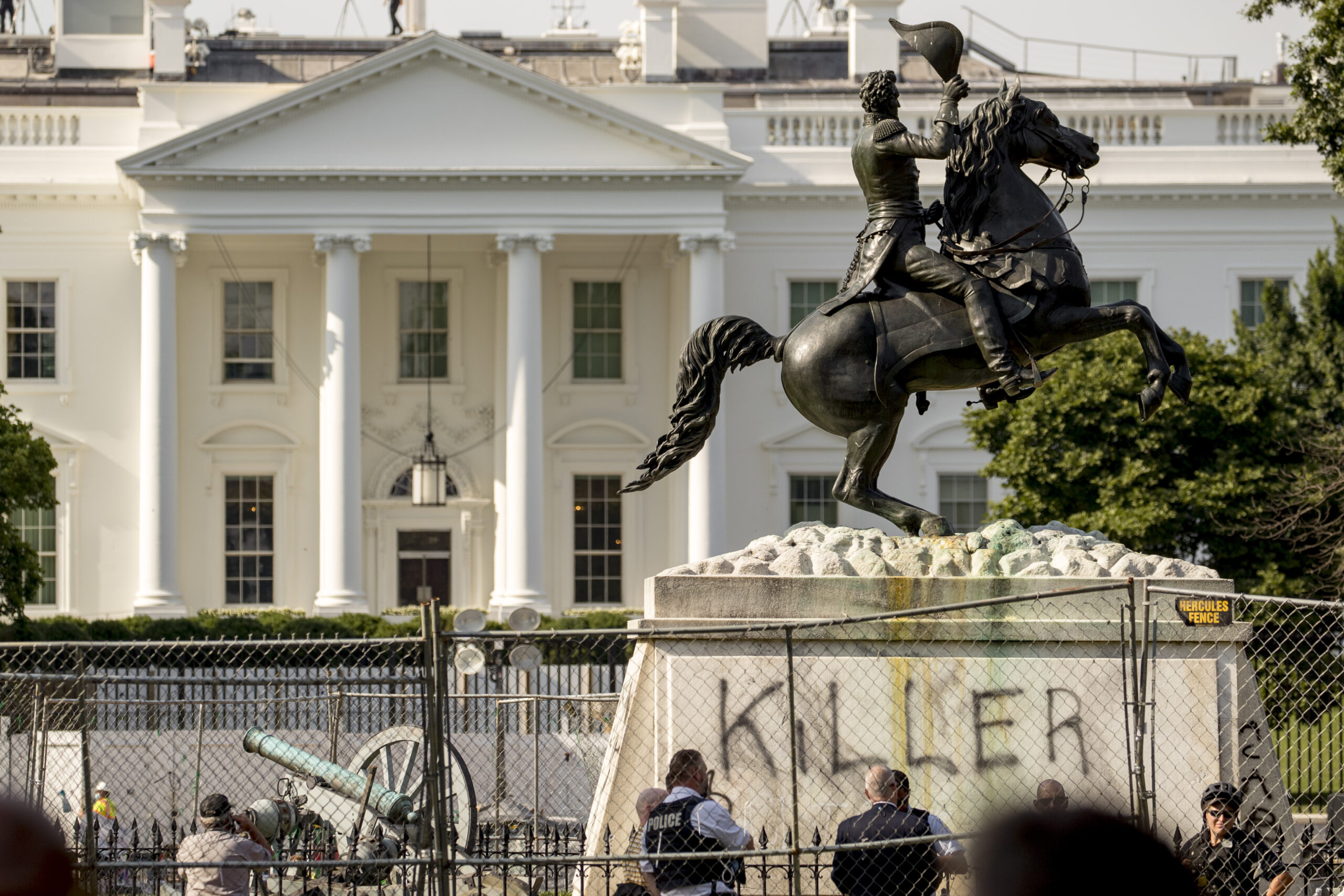 Hell no! Top conservatives fight ‘ignorant mob’ erasing American history, police, and flag