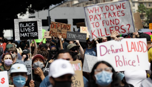 Los Angeles City Council begins steps to replace police department with community responders for nonviolent calls