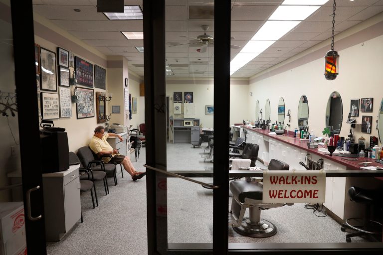 Two weeks in, Illinois retailers and restaurants still struggling with Phase 4 restrictions