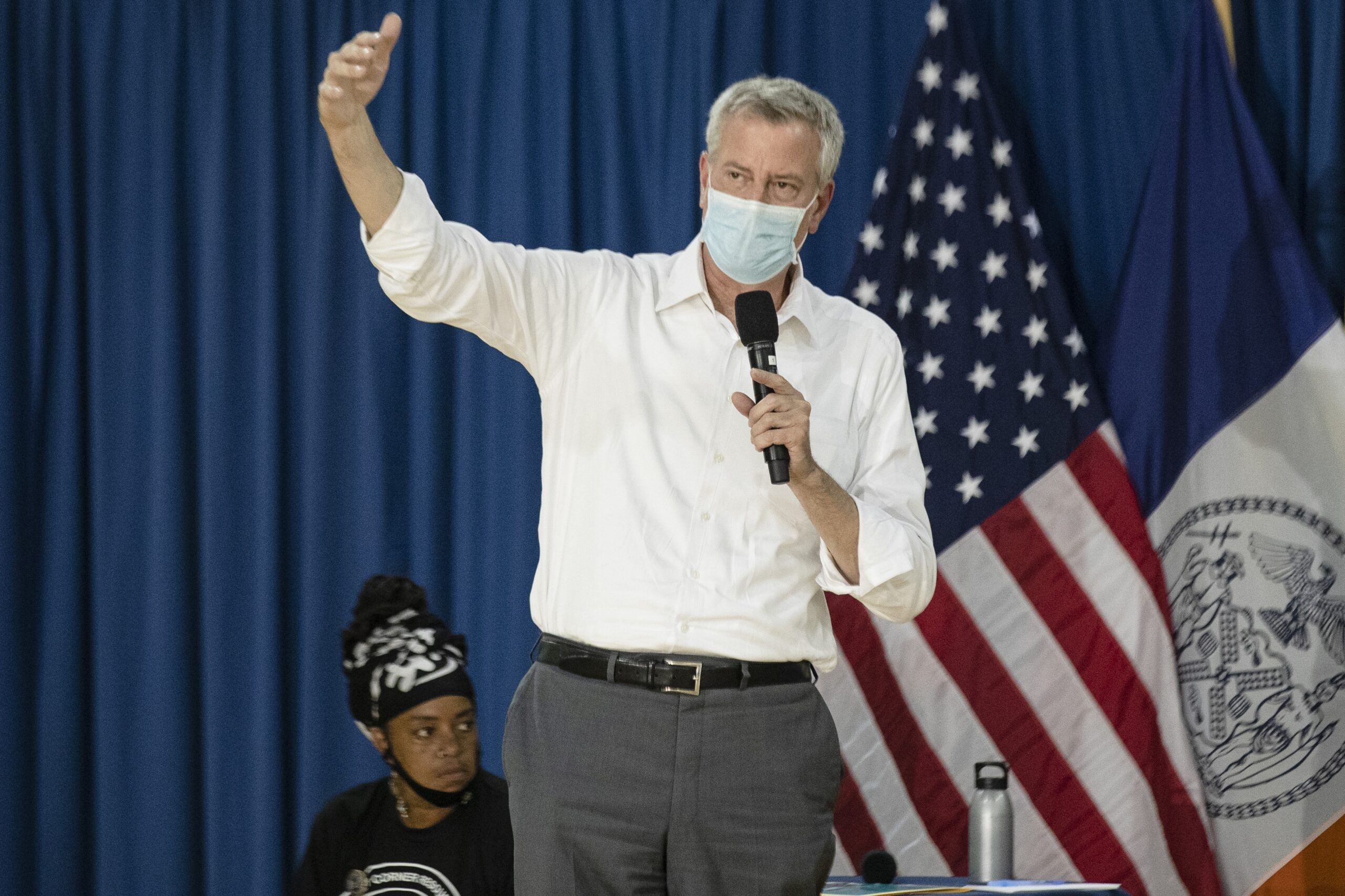 Bill de Blasio literally turns his back on NYC business owner hurt by COVID-19