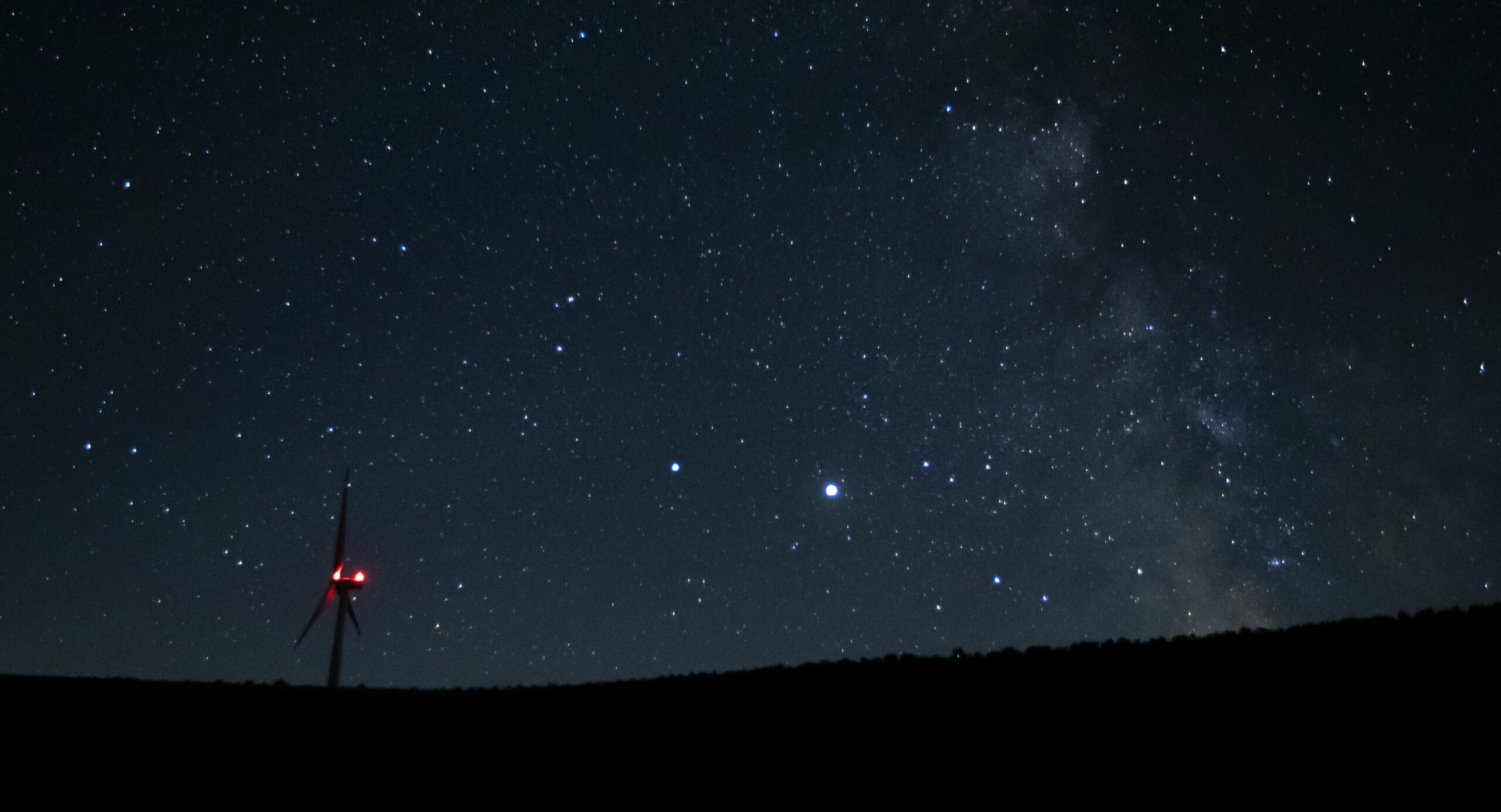 City-sized comet regrows horns following volcanic eruptions on surface