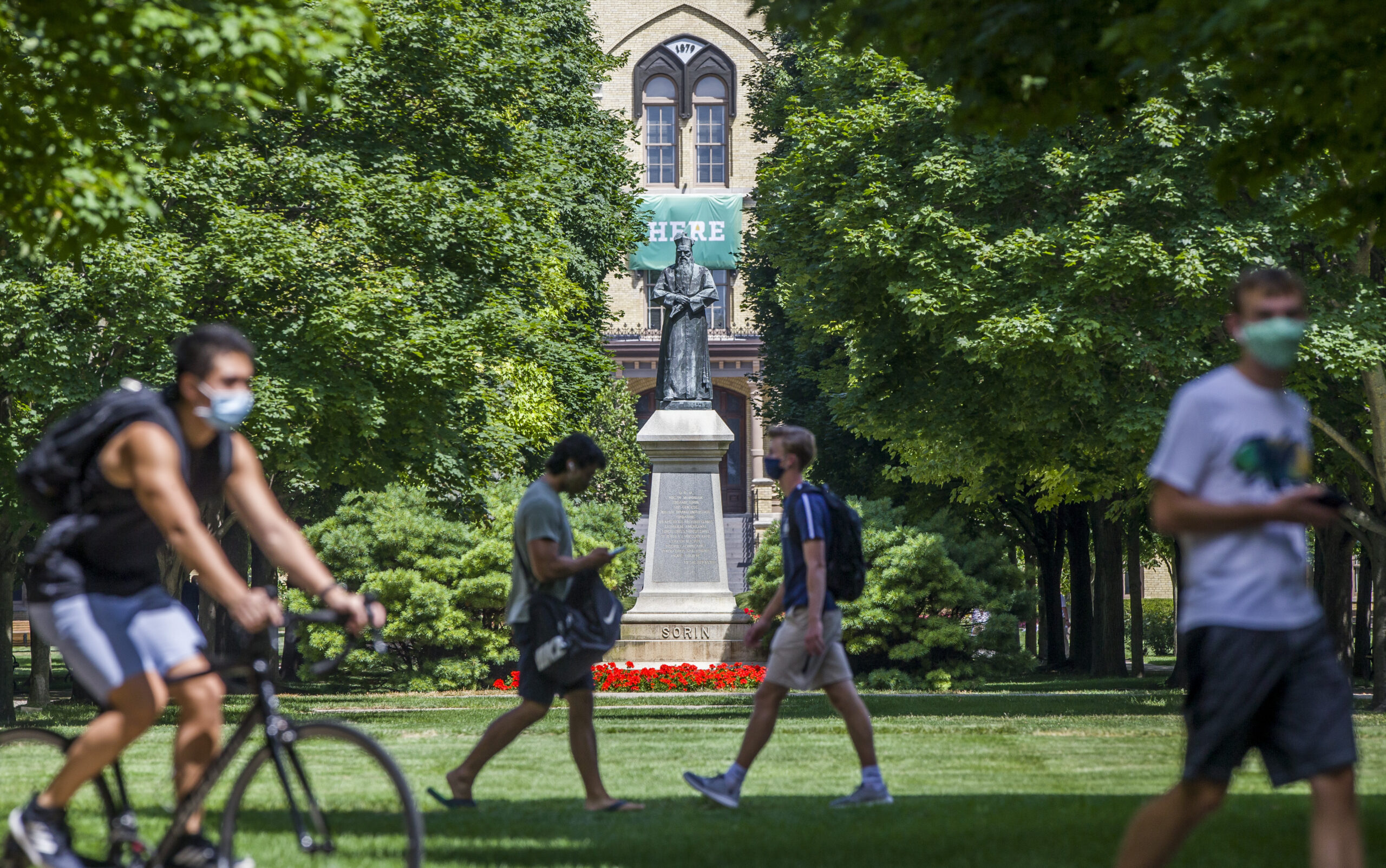 Notre Dame moves classes online temporarily following coronavirus surge