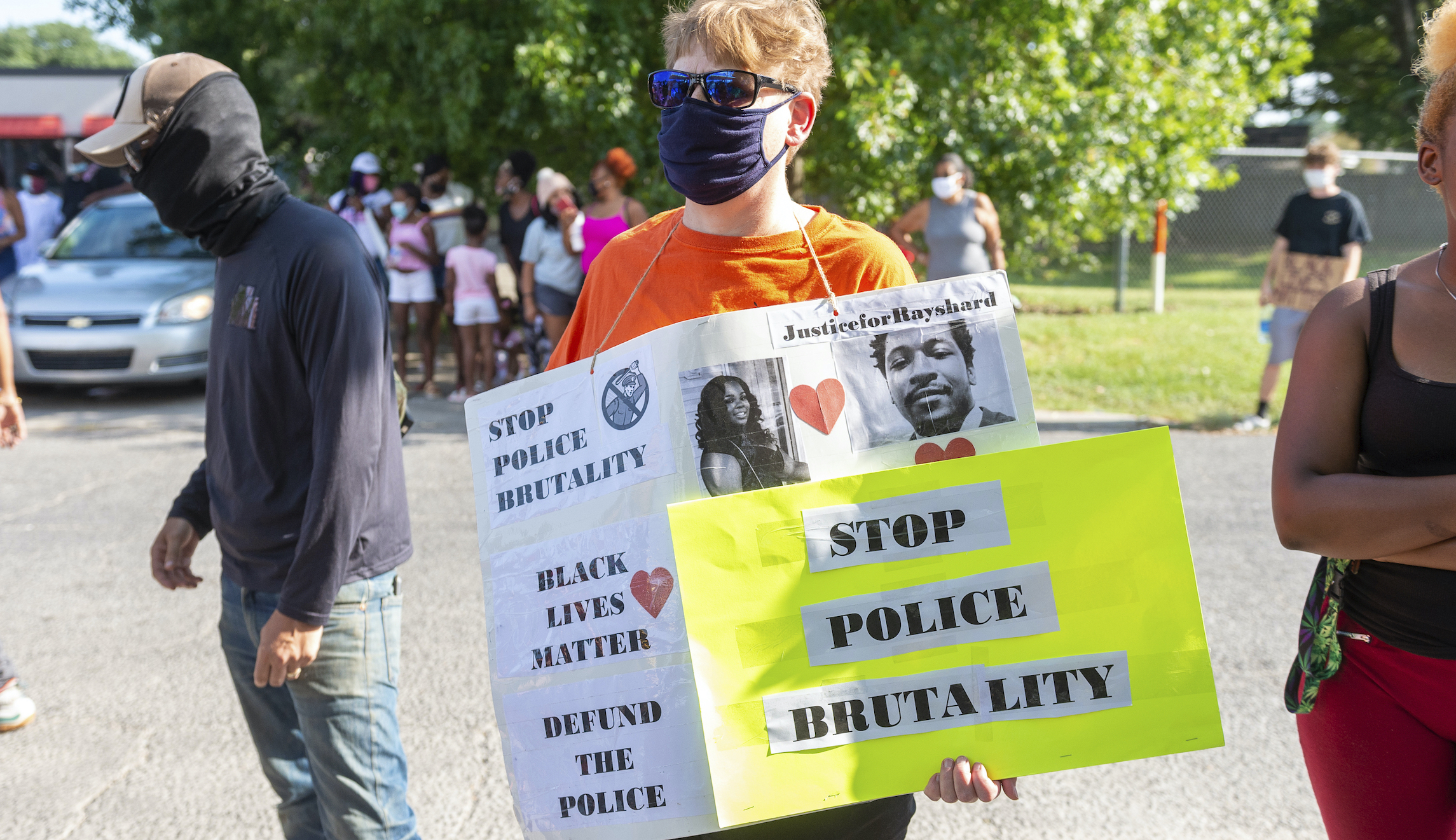 Louisiana police officer placed on leave after video shows aggressive arrest of black teenager