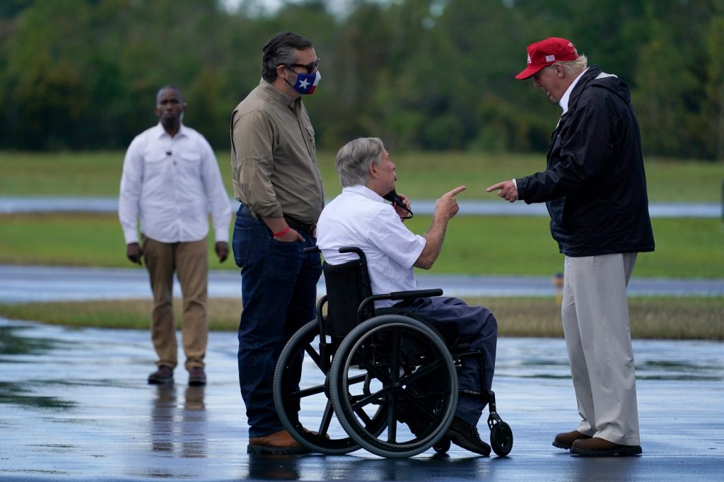 WATCH LIVE: Trump briefed by border security during Texas visit