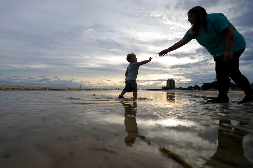 Hurricane Sally slows, gathering a deluge for Gulf Coast