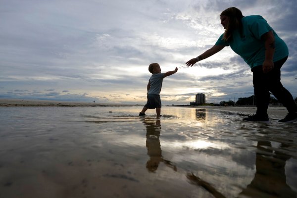 Hurricane Sally slows, gathering a deluge for Gulf Coast