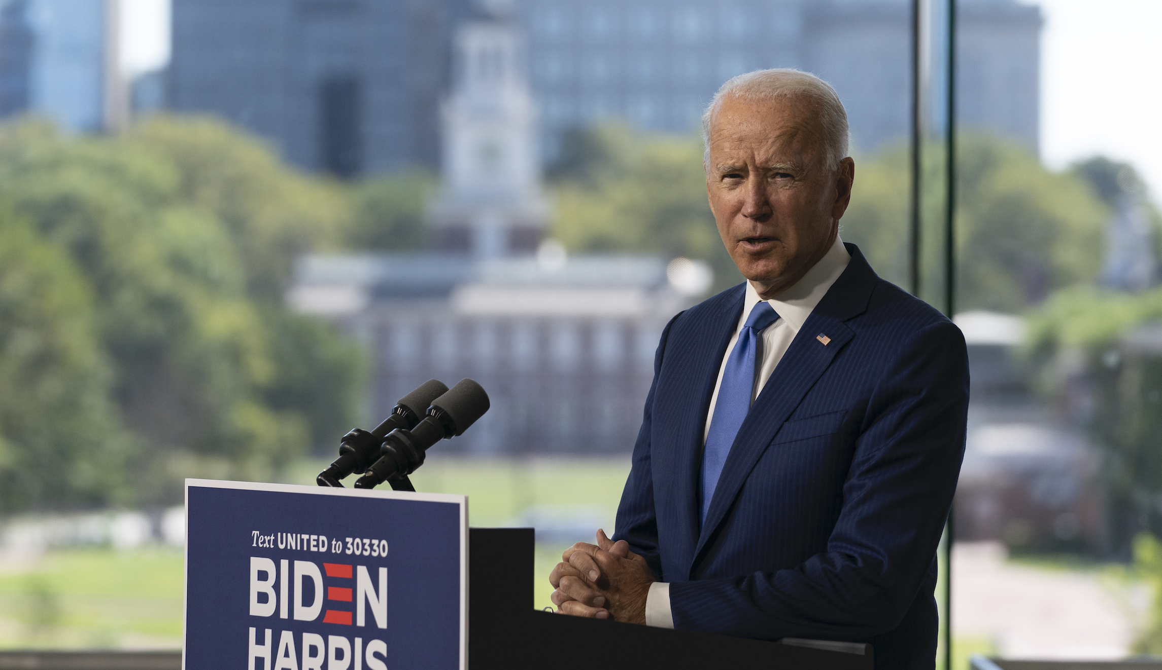 Biden makes eleventh-hour pitch to voters in hometown Scranton on Election Day