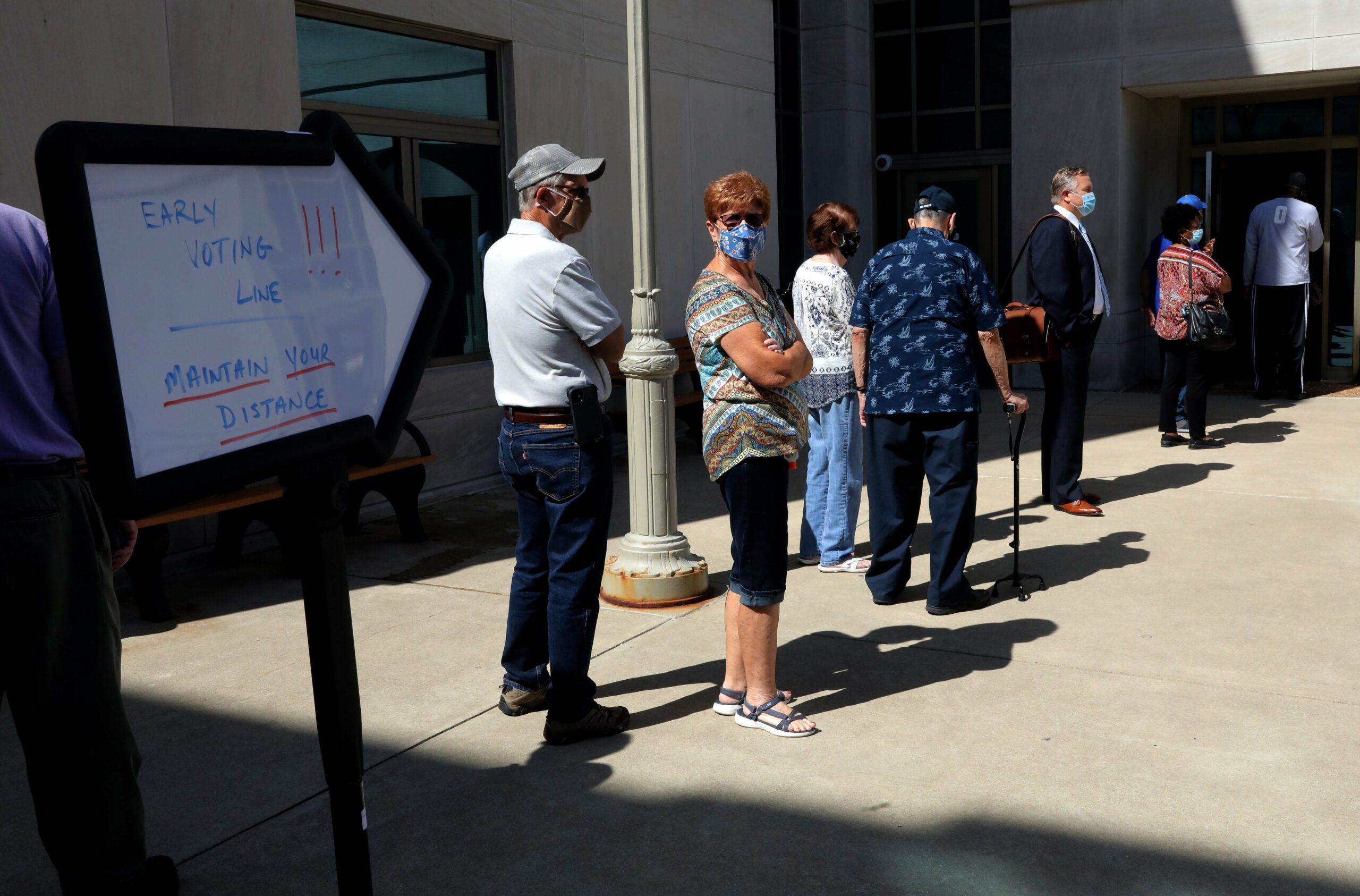 Illinois voters who requested mail-in ballots showing up to vote in-person early