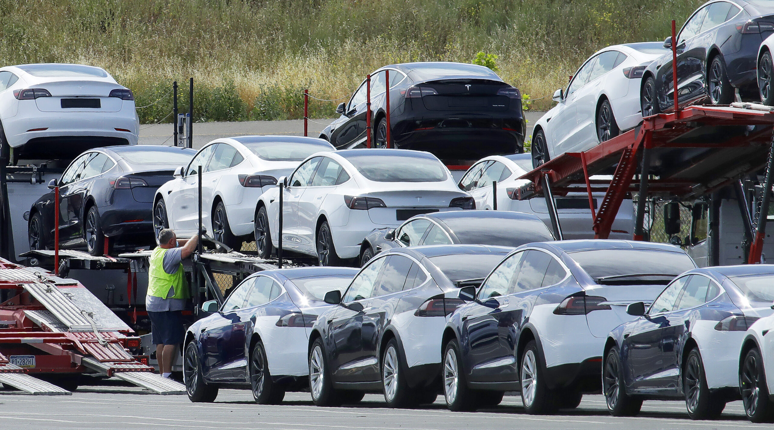Republicans push legislation to block California’s gas vehicle ban