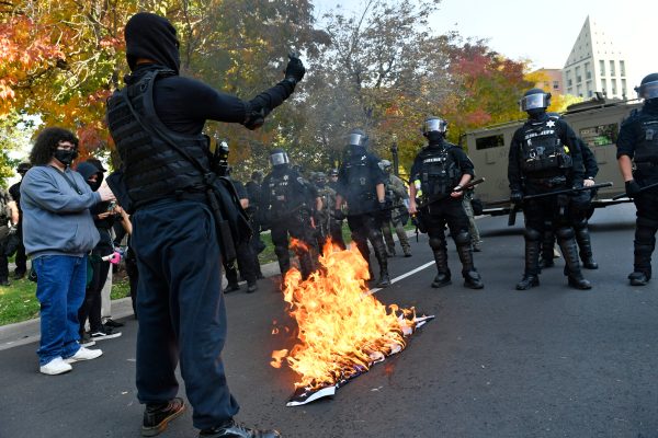 One dead, security guard in custody following fighting between ‘BLM-Antifa’ and ‘Patriot’ protesters in Denver