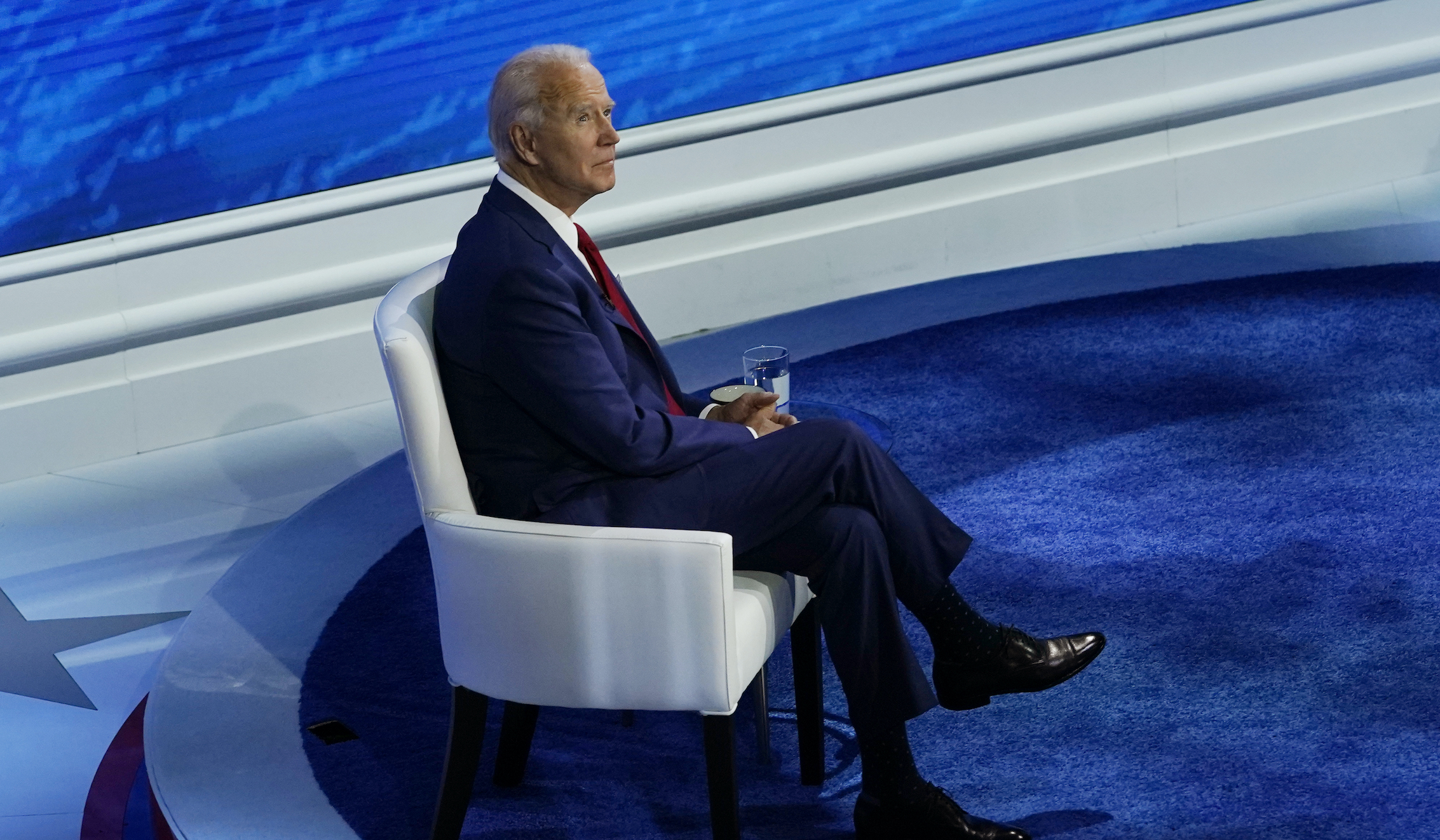 Subdued town hall plays into Biden’s under-the-radar campaign strategy