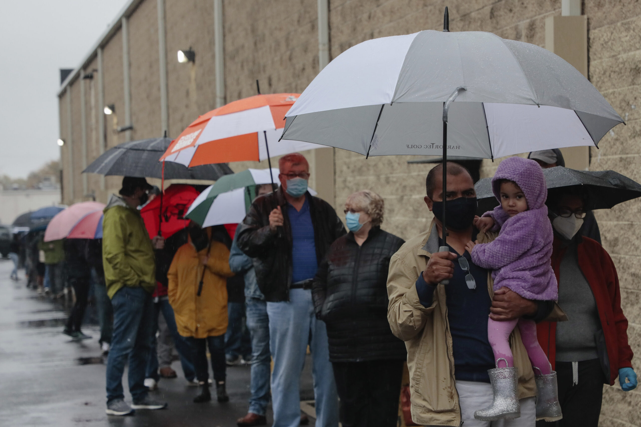 Ohioans flock to the polls as time to count ballots shortened
