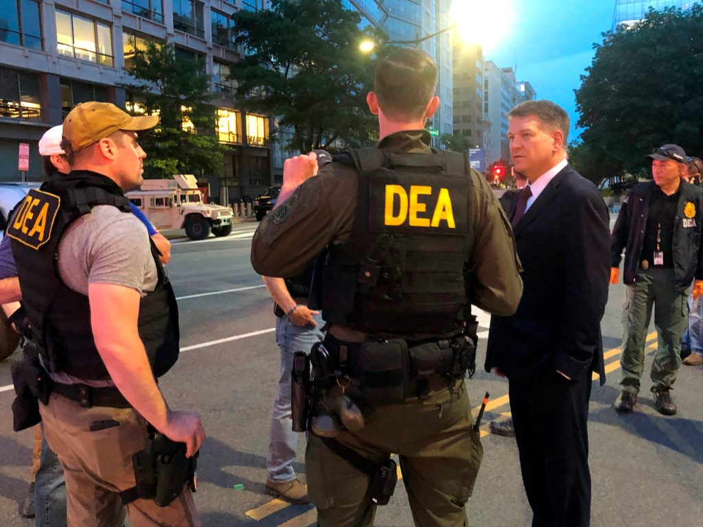 DOJ to require body cameras for federal police