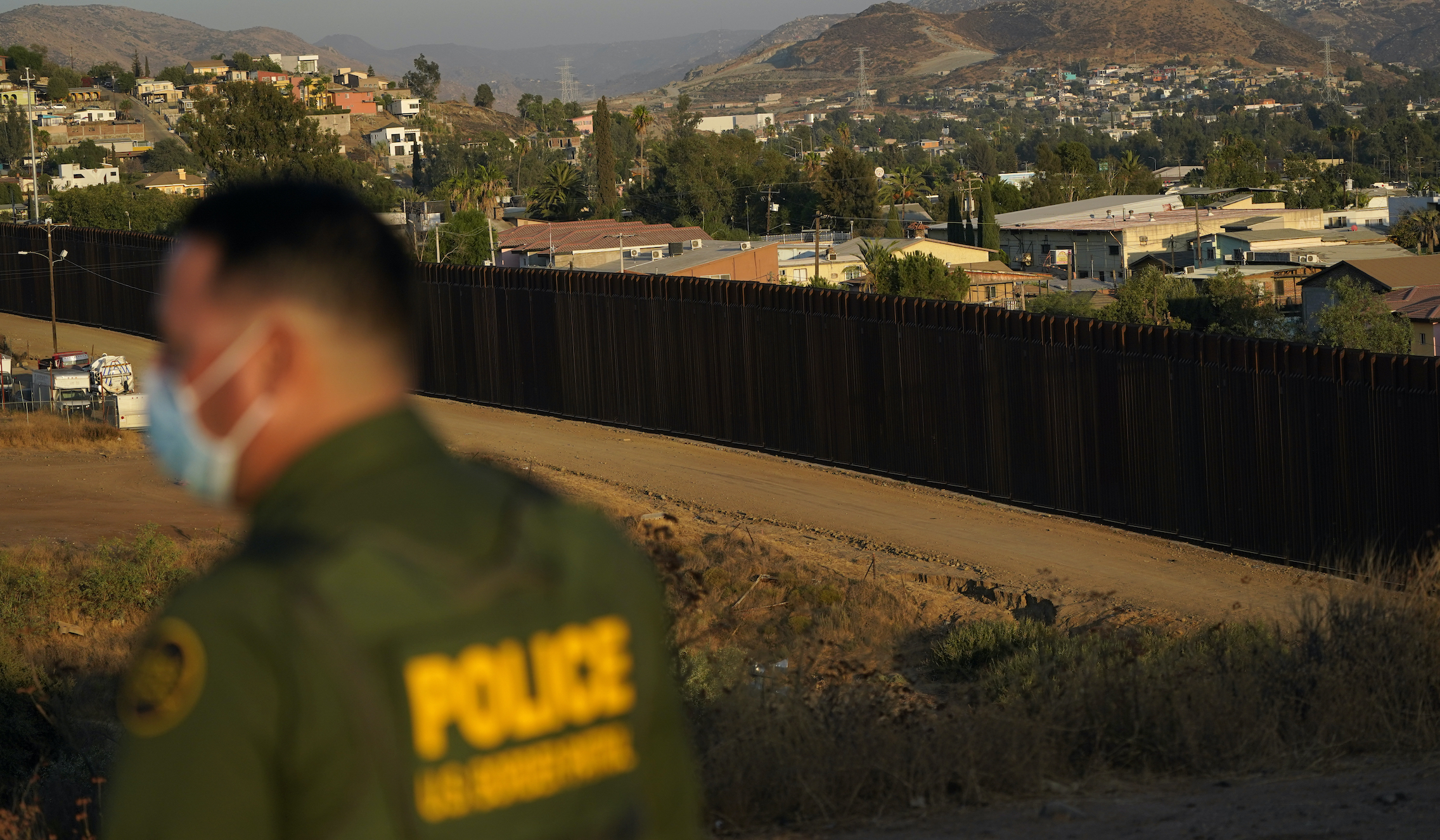 This is what Trump’s wall looks like four years after he was elected to build it