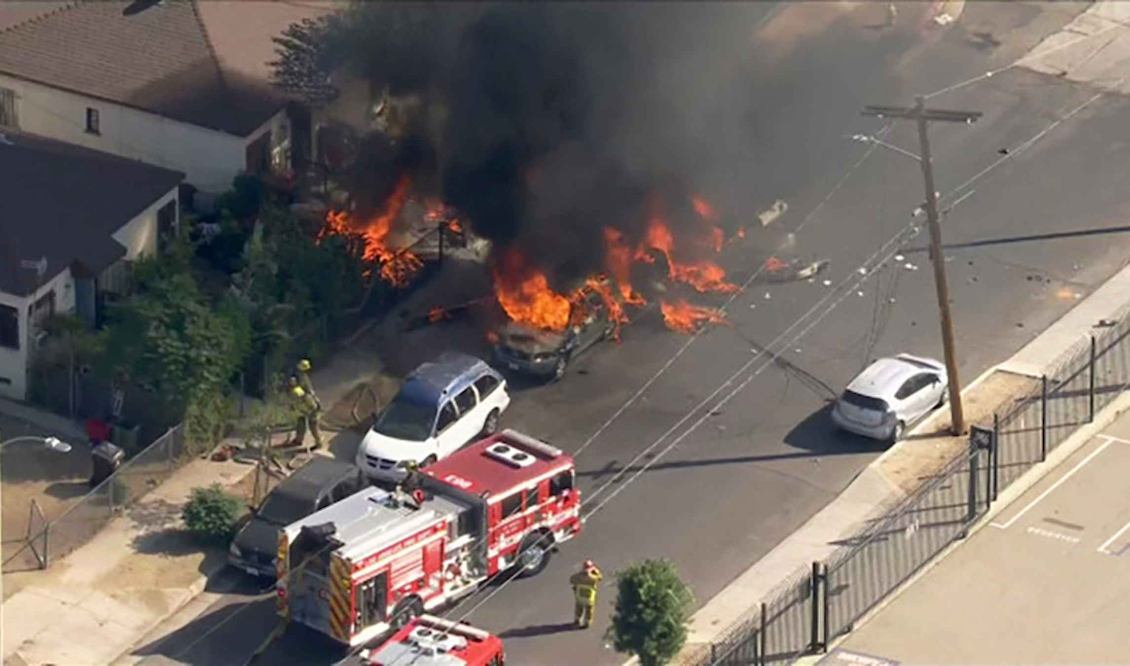 Small plane crashes outside Los Angeles neighborhood