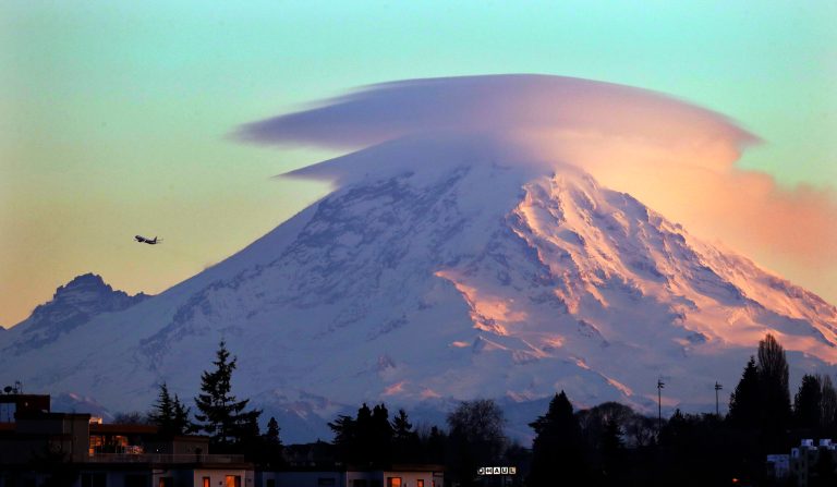 Climber’s body recovered at Mount Rainier National Park after he fell to his death