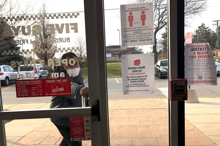 Restaurants demand to reopen statewide as some Illinois regions may see relaxed COVID restrictions