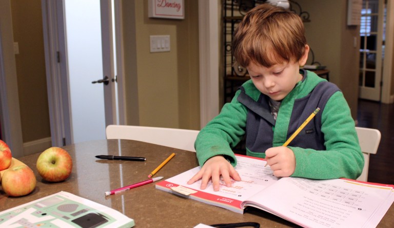 Oregon school districts at crossroads for reopening classrooms in early 2021