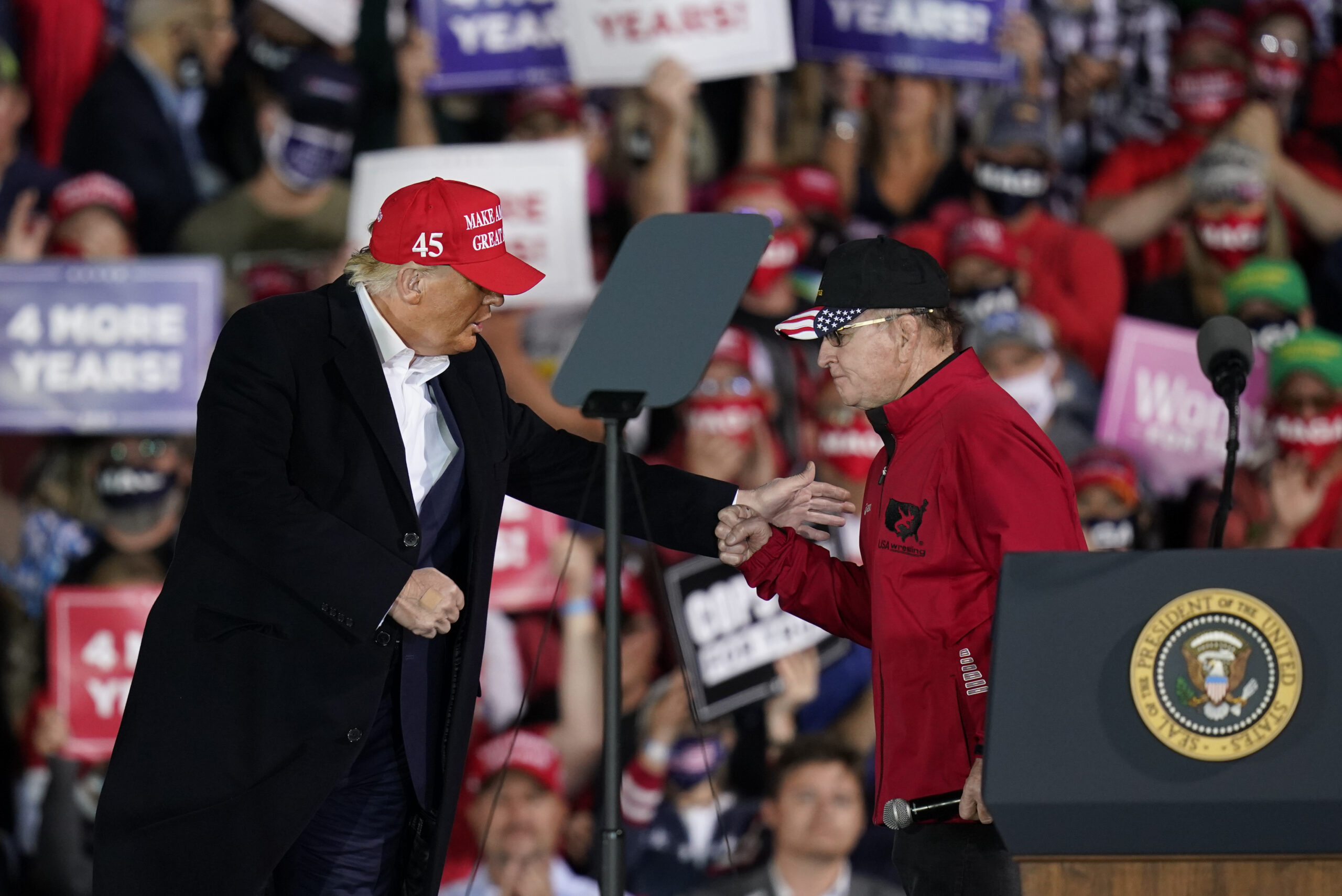 Trump awards Medal of Freedom to Iowa wrestling legend Dan Gable
