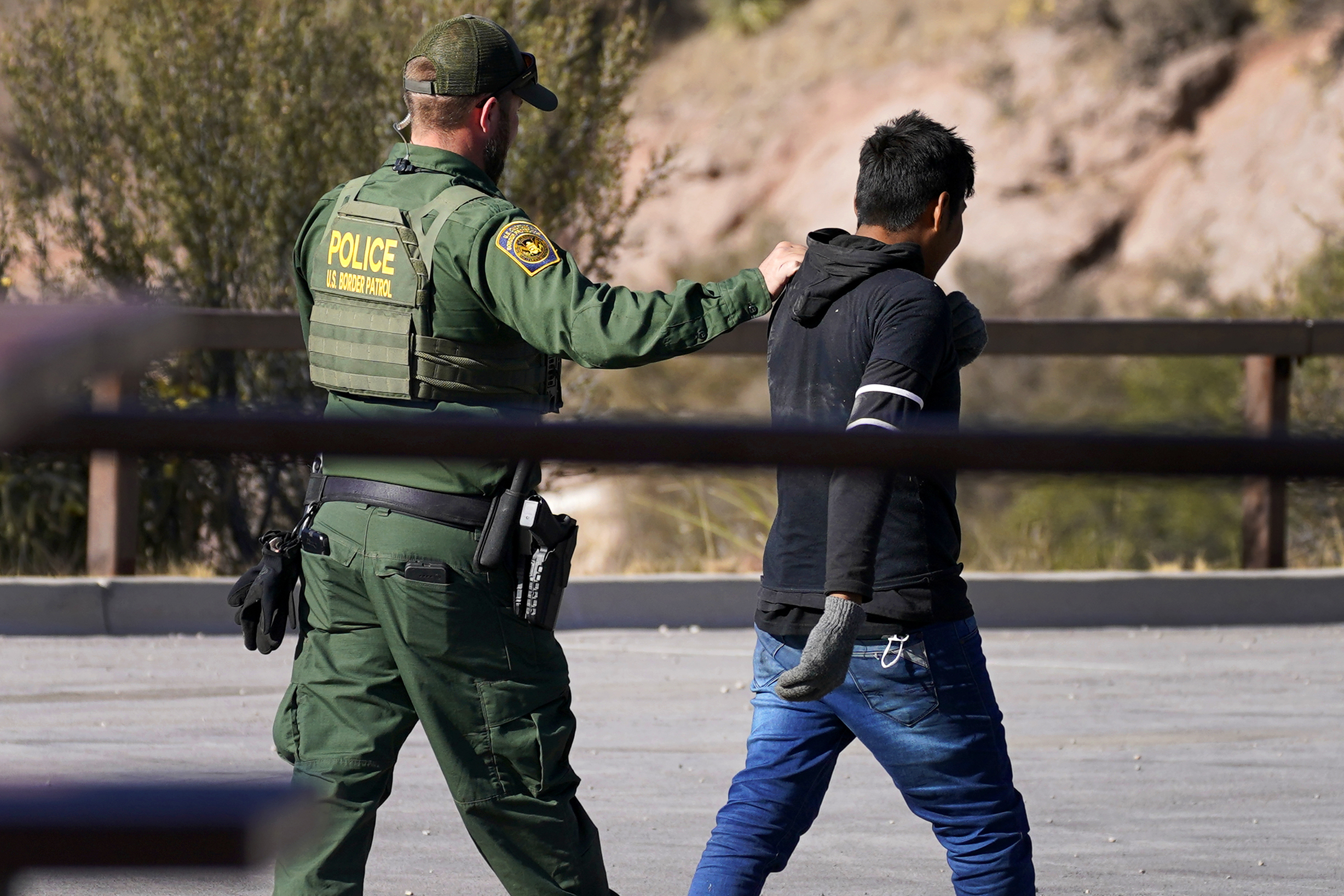 DHS issues order to border agents to use preferred pronouns for migrants