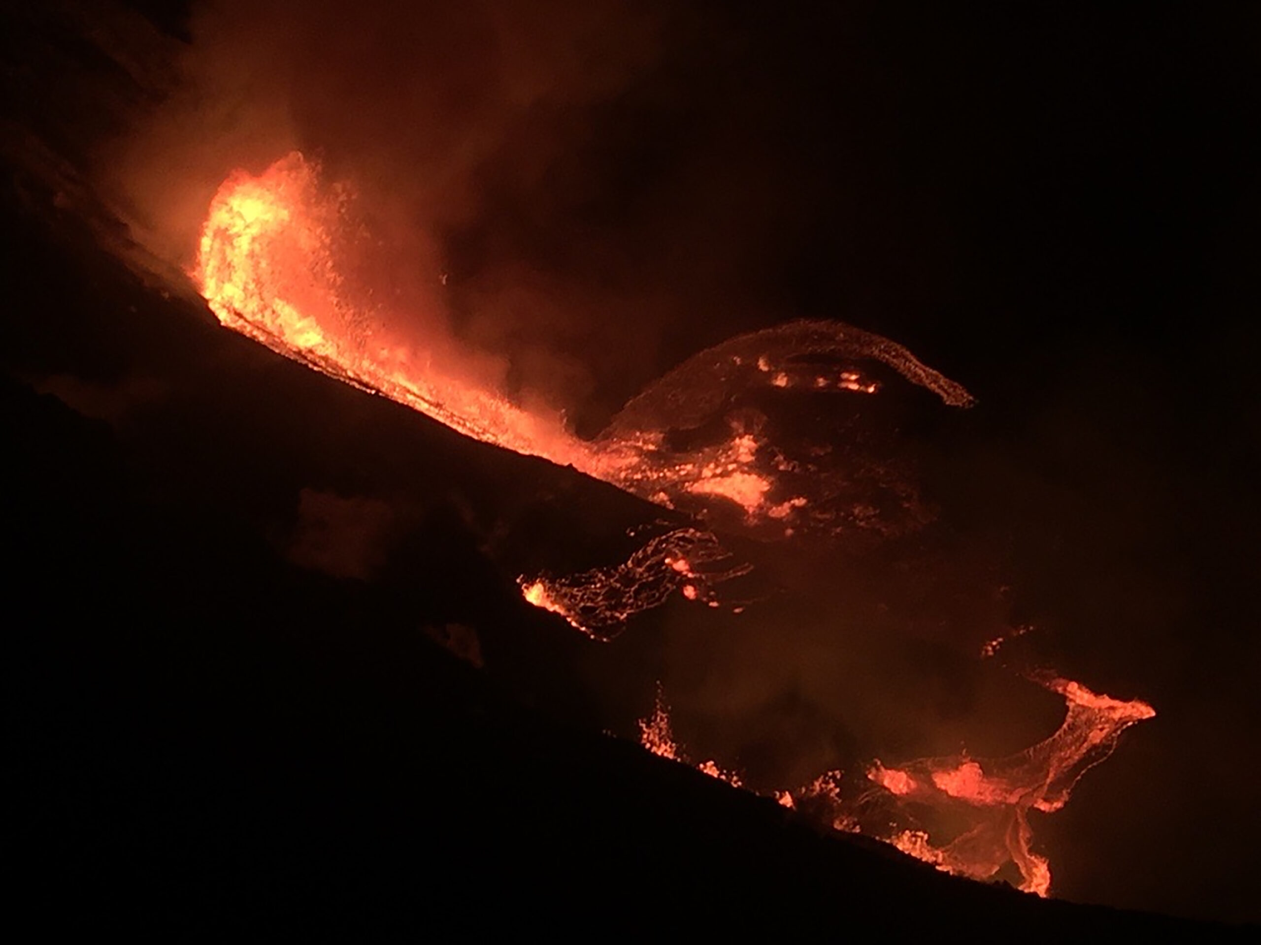 Hawaii’s Kilauea volcano erupts, prompting warnings to stay indoors