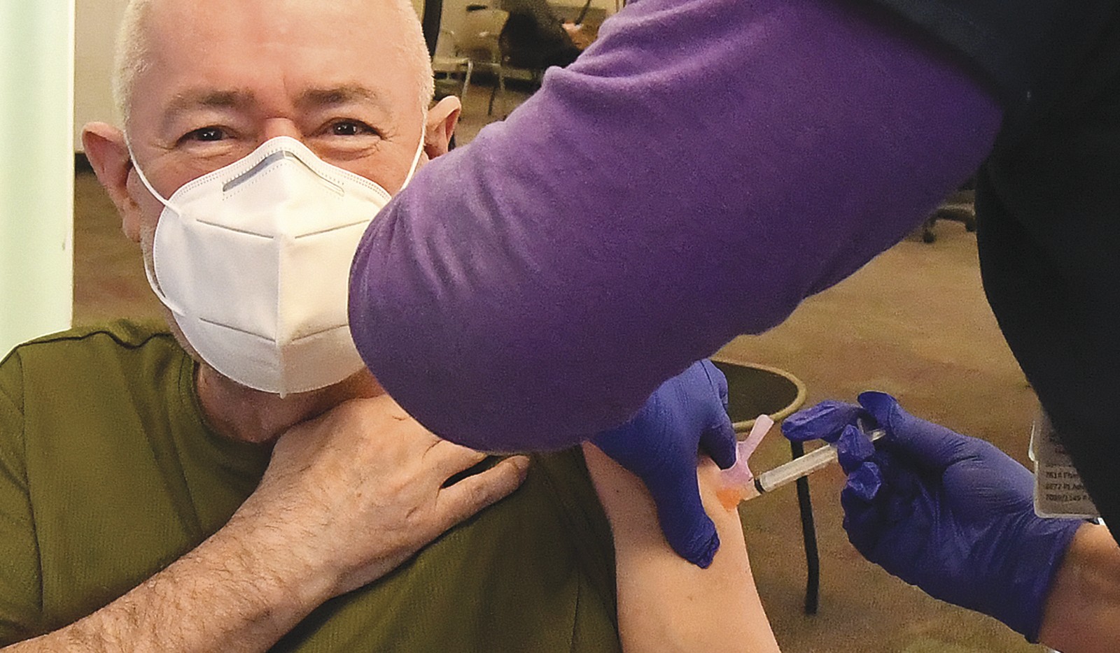 Arizona COVID-19 vaccinations booked for weeks after program offered to 65 and older