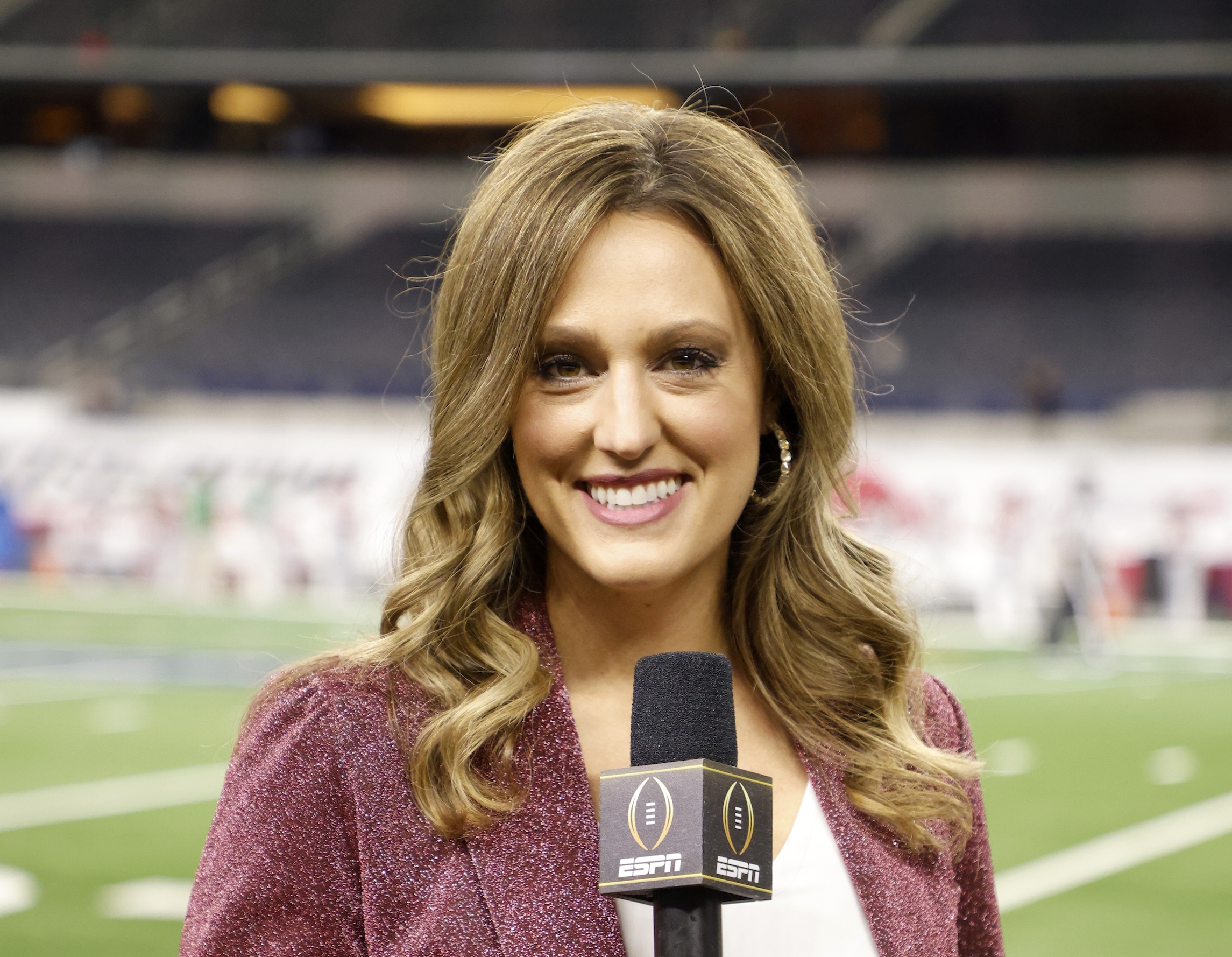 Veteran college football reporter leaves position on sideline after not complying with ESPN vaccine policy