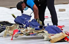 Wreckage from Indonesian passenger plane found as hopes dim for finding survivors
