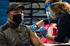 Less than 1 percent of Illinois’ population vaccinated for COVID-19