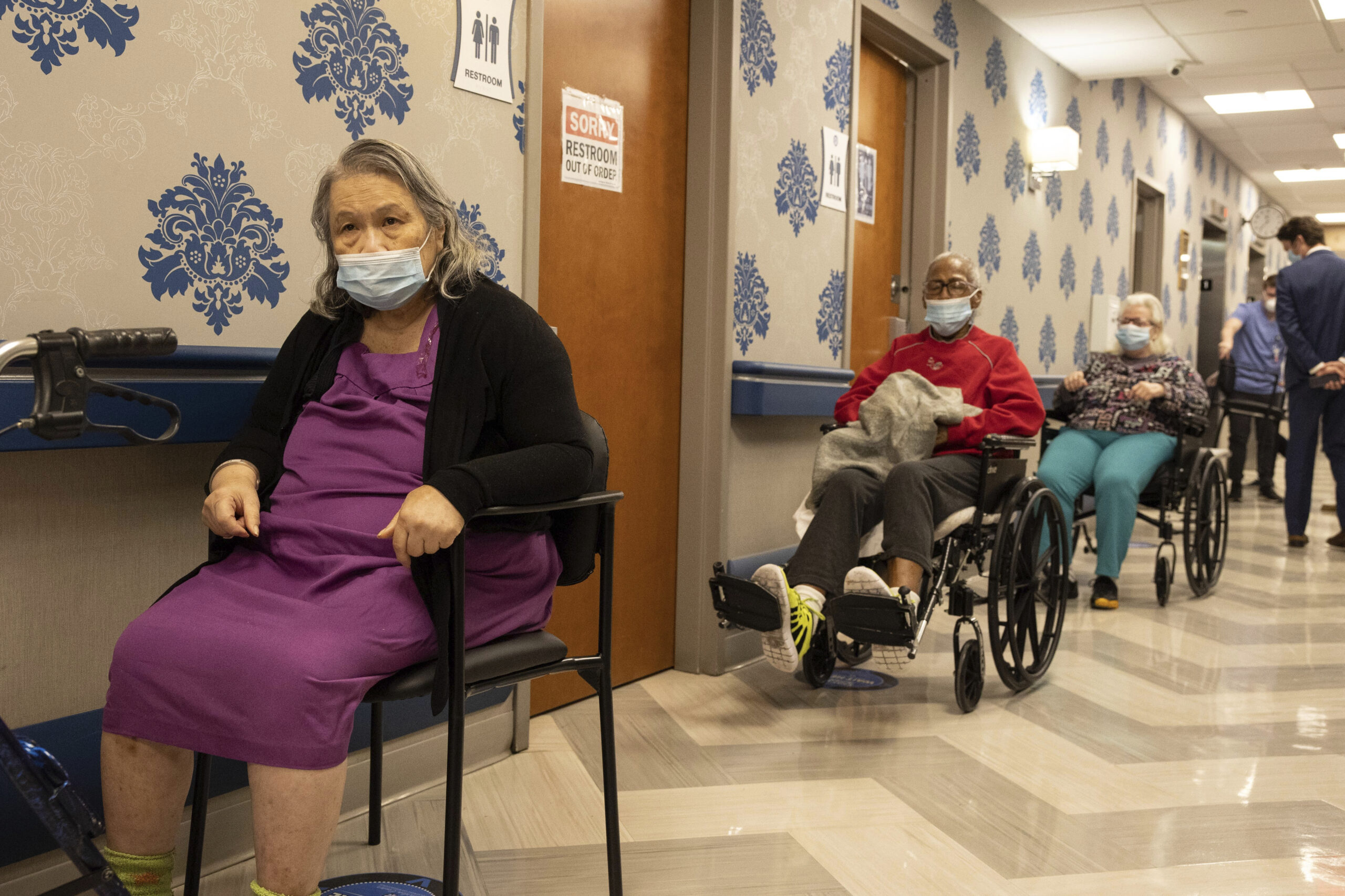 New York nursing homes now can allow residents to have visitors