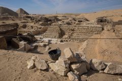 Hundreds of Egyptian tombs with well-preserved mummies found by archaeologists