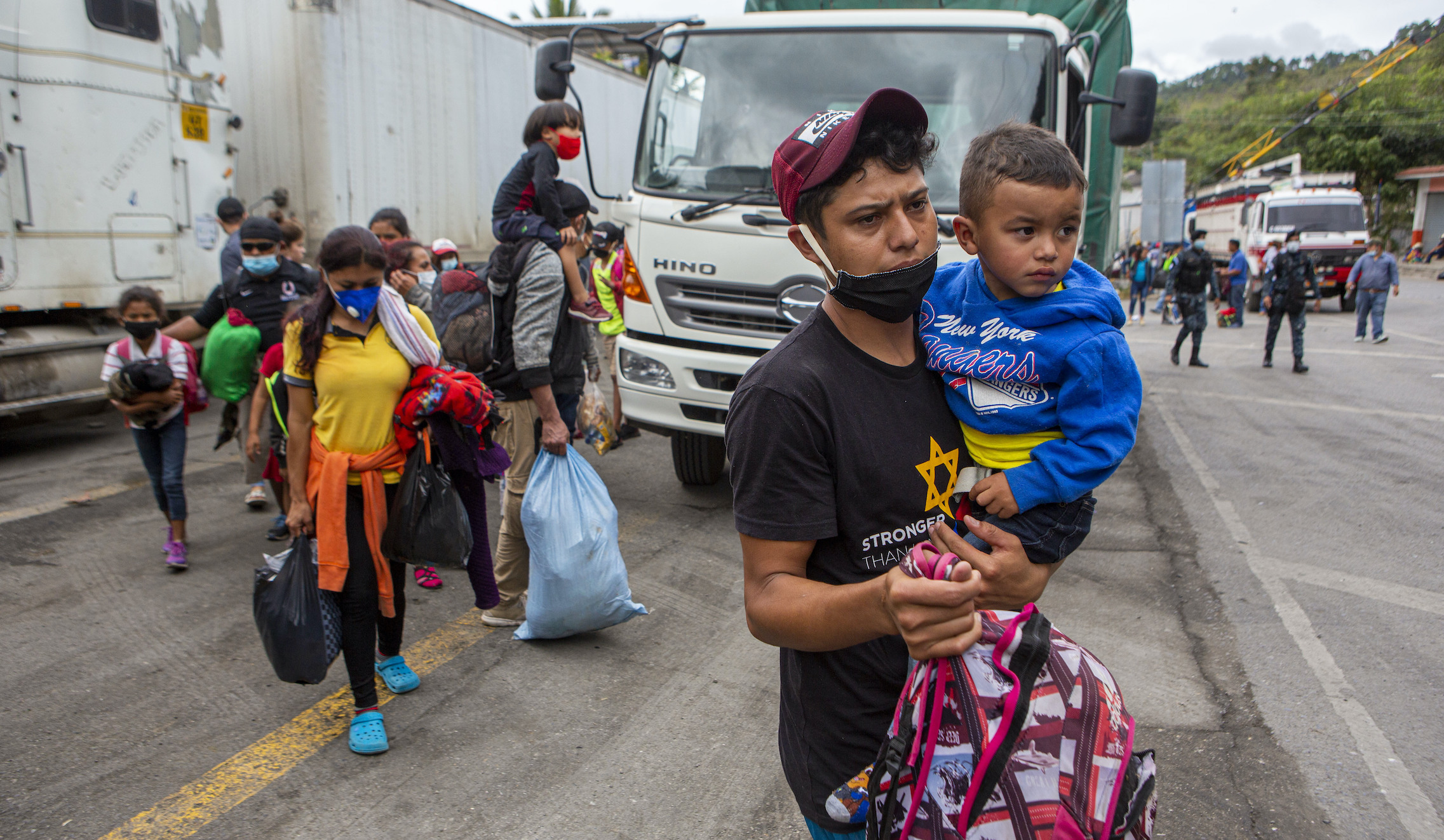 Perfect storm forcing Border Patrol to release apprehended migrant families directly into US