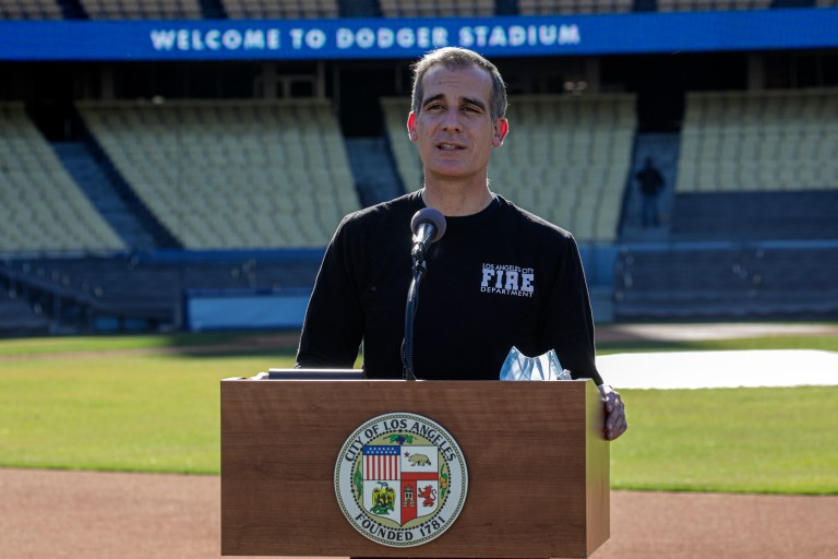 Los Angeles Mayor Garcetti booed at Dodgers home opener