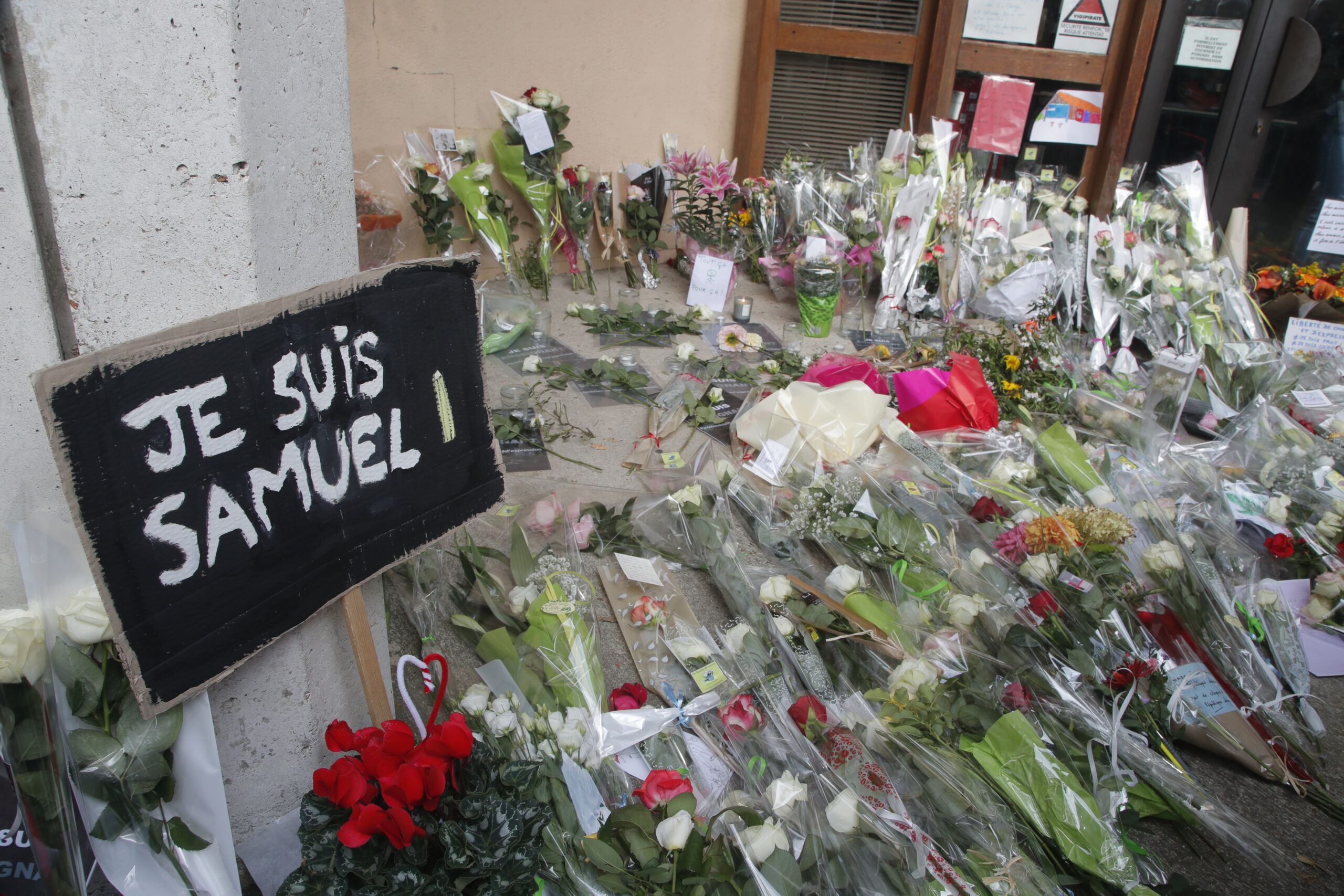 Girl who led charge against beheaded French teacher admits she lied