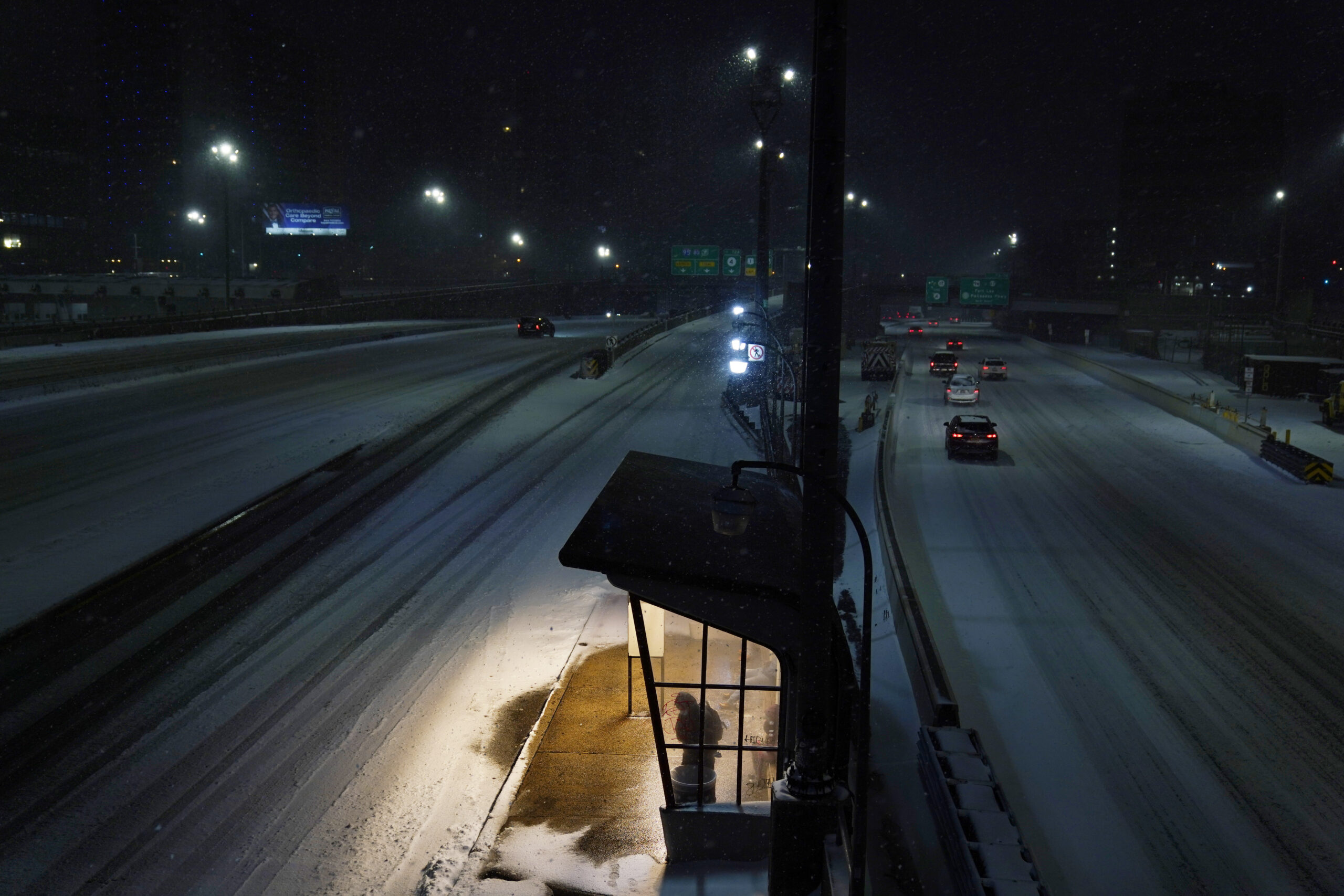 ‘Dangerous’ East Coast snowstorm to continue through Tuesday