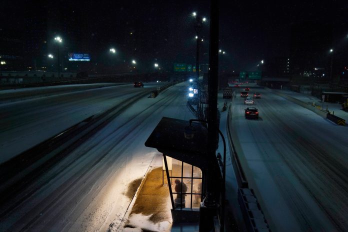‘Dangerous’ East Coast snowstorm to continue through Tuesday