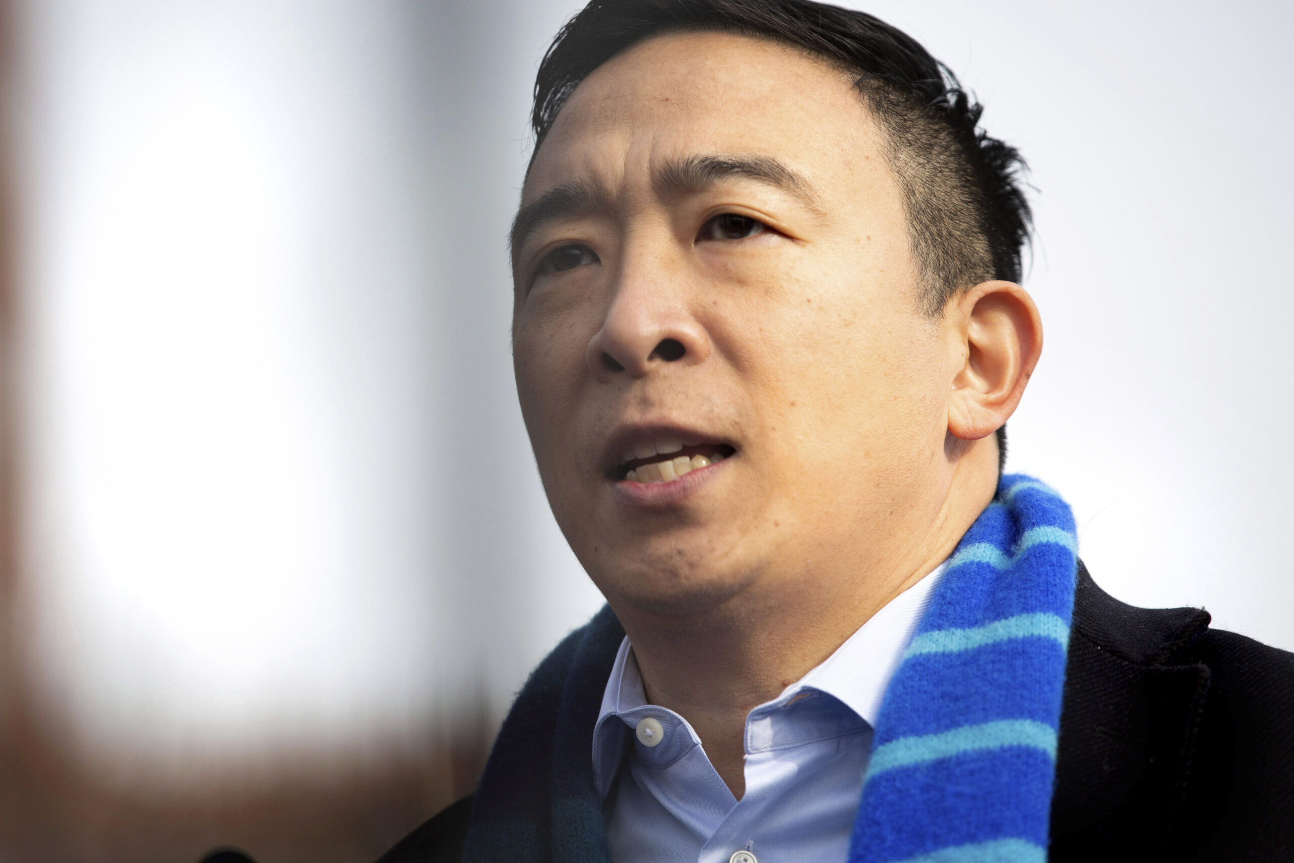 Yang supports New York City takeout alcohol program